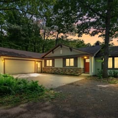 Secluded Mid-Century Haven | Hot Tub & Fire Pit